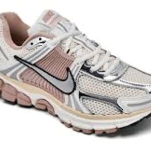 Nike Women's Cream and Pink Athletic Shoes